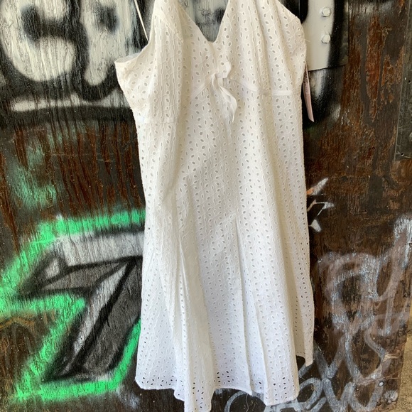 NWT Sandra Darren Women's Fit Flare Dress White Lace Sleeveless Halter Dress OBO - Picture 11 of 12